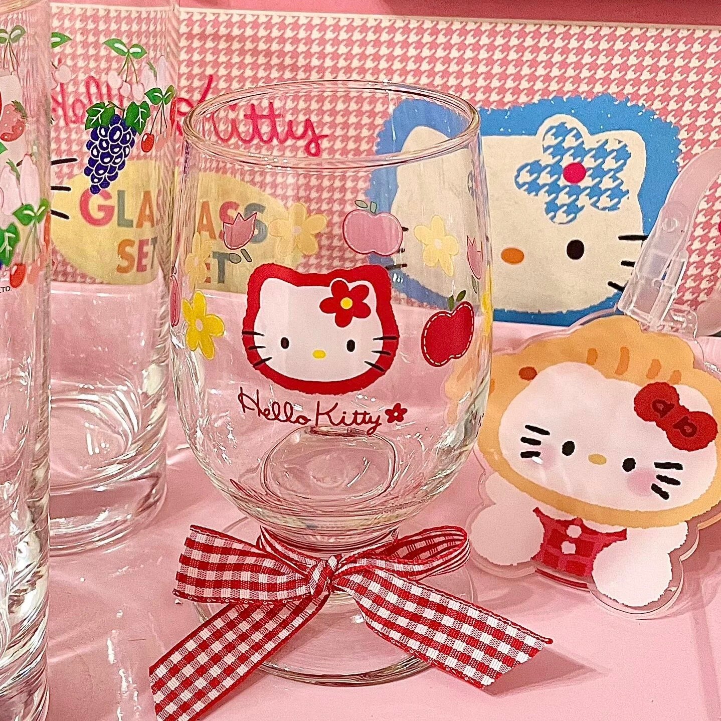 Hello Kitty Apple & Flower Glass Cup