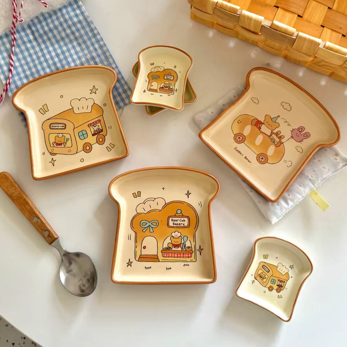 Bear Bakery Toast-Shaped Ceramic Plate Set