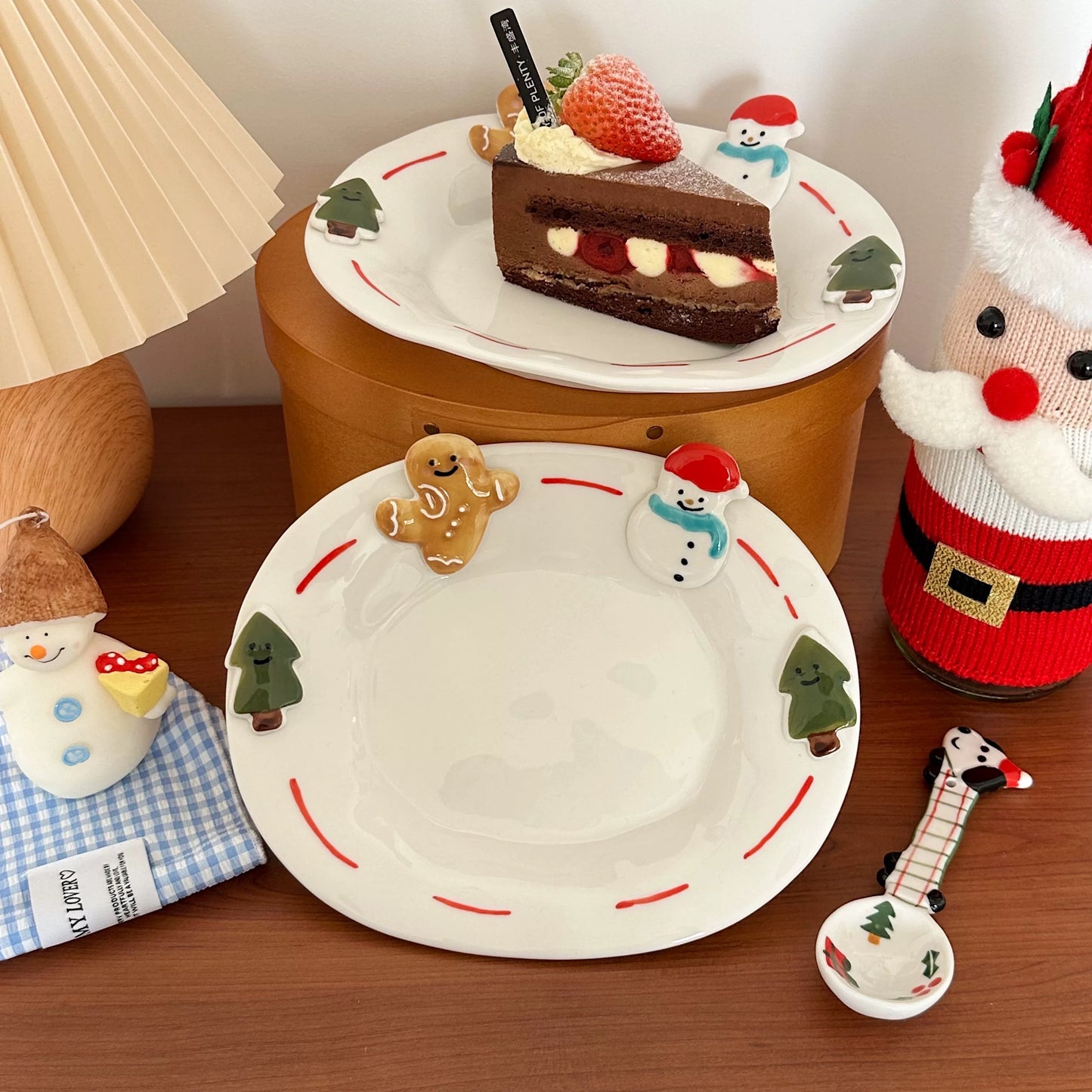 Cartoon Embossed Hand-painted Gingerbread & Snowman Ceramic Plate