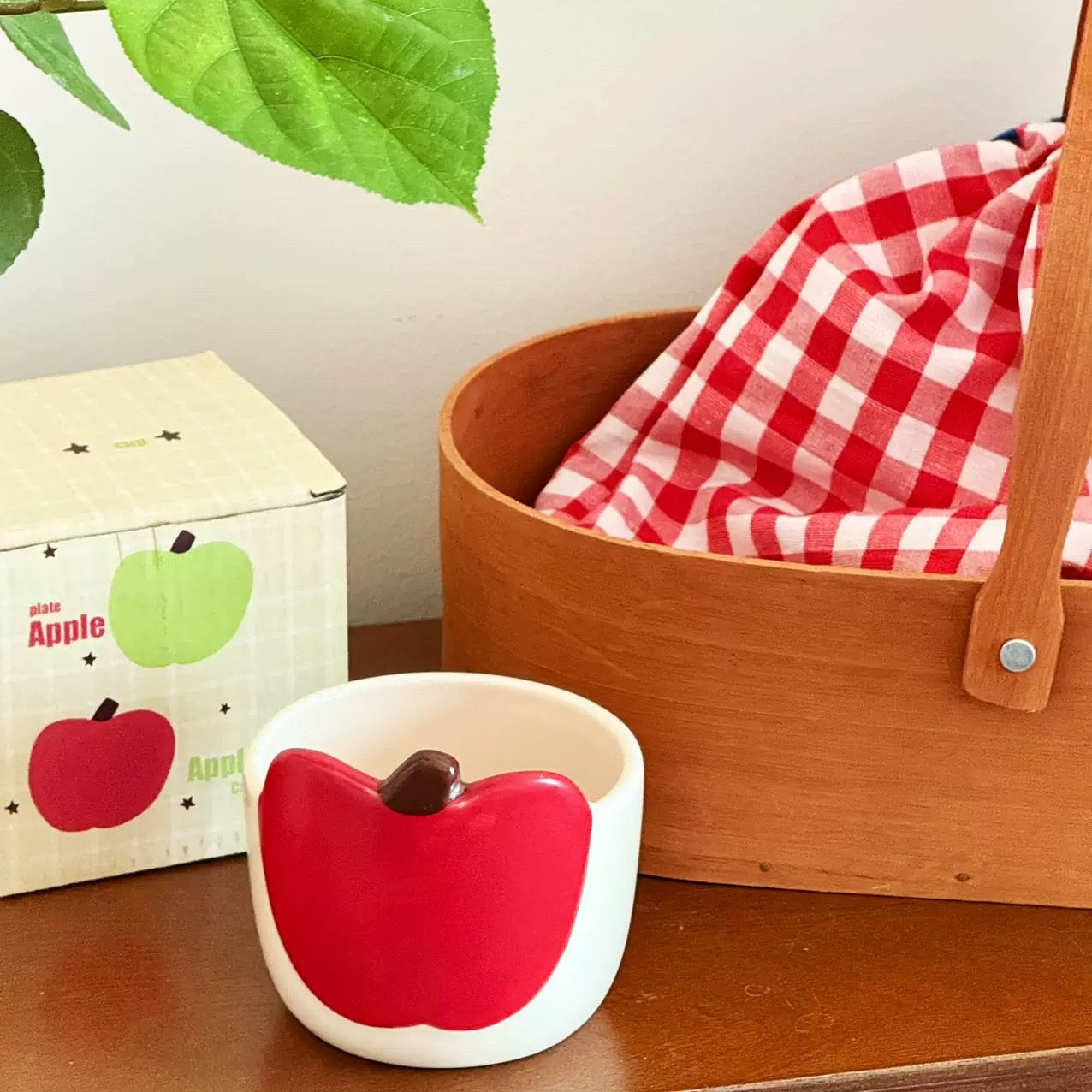 Cute Apple-Shaped Ceramic Mug