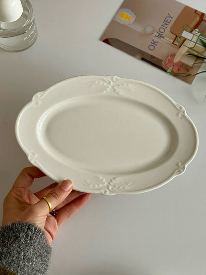 French Romantic White Embossed Wing Ceramic Plate