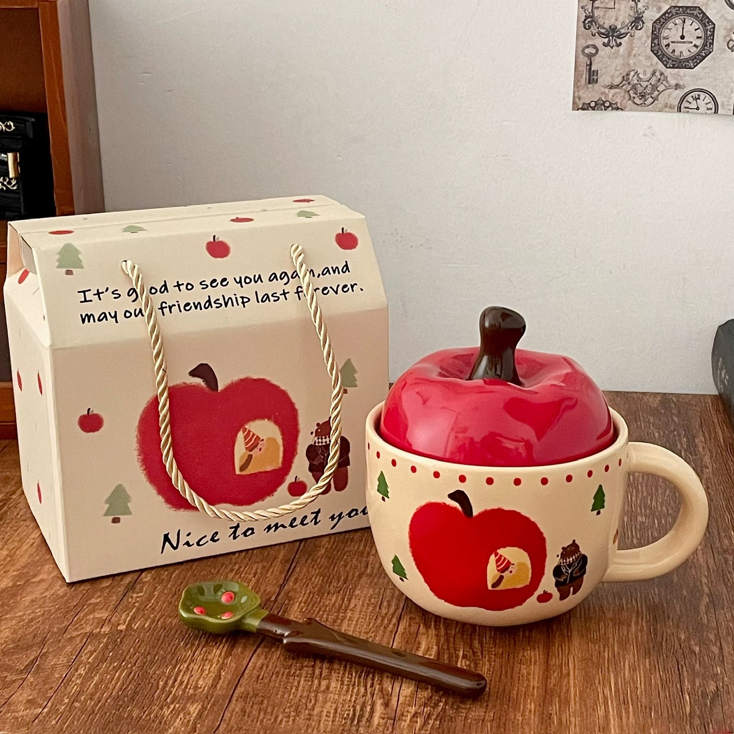 Apple-themed Ceramic Mug Gift Set
