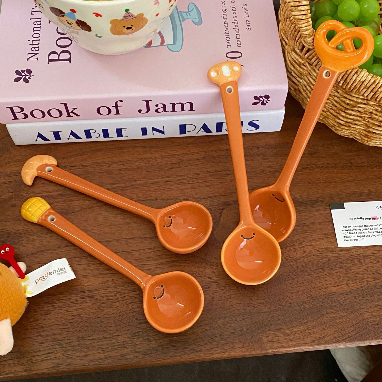 Cuillère en céramique en forme de pain 3D