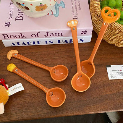 Cuillère en céramique en forme de pain 3D