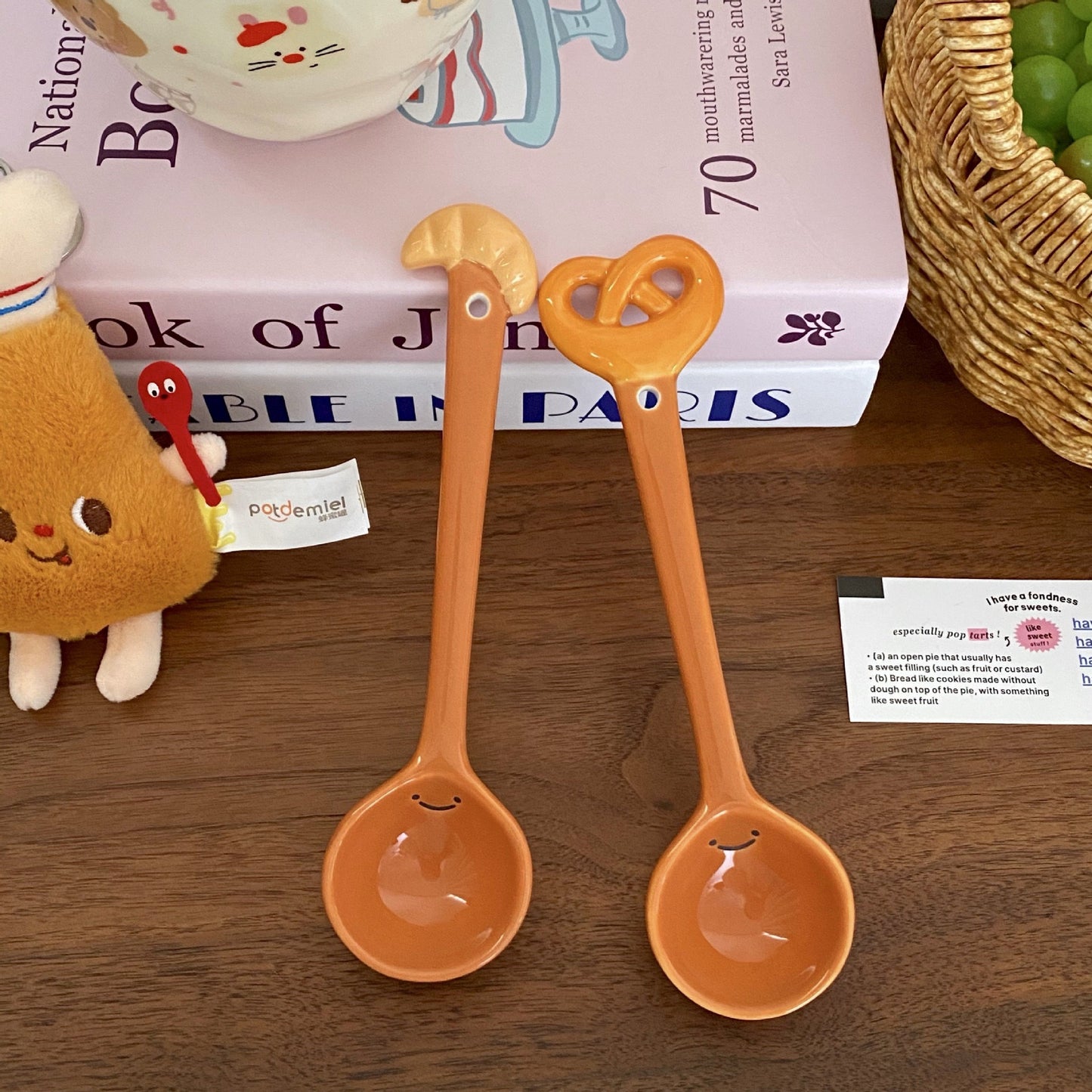 Cuillère en céramique en forme de pain 3D