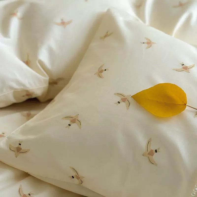 Cream-Tone Migratory Bird Cotton Bedding 4-Piece Set